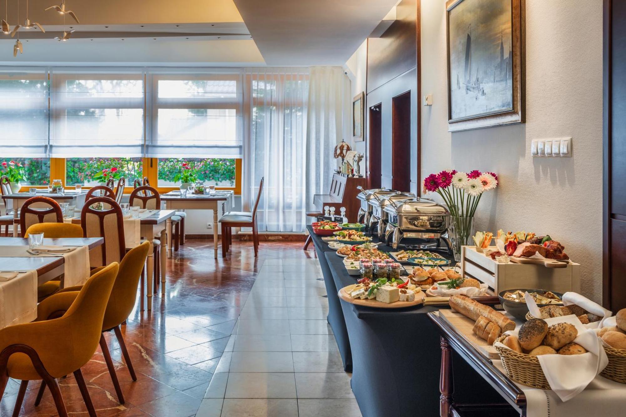 Hotel Bartan Gdansk Seaside Exterior photo